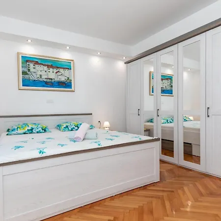 One-bedroom In 아파트 *